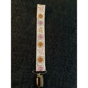 PACIFIER HOLDER
